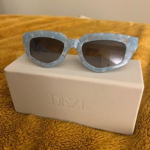 Dezi On Read Sunglasses in BB Blue Quartz/Smoke Gradient